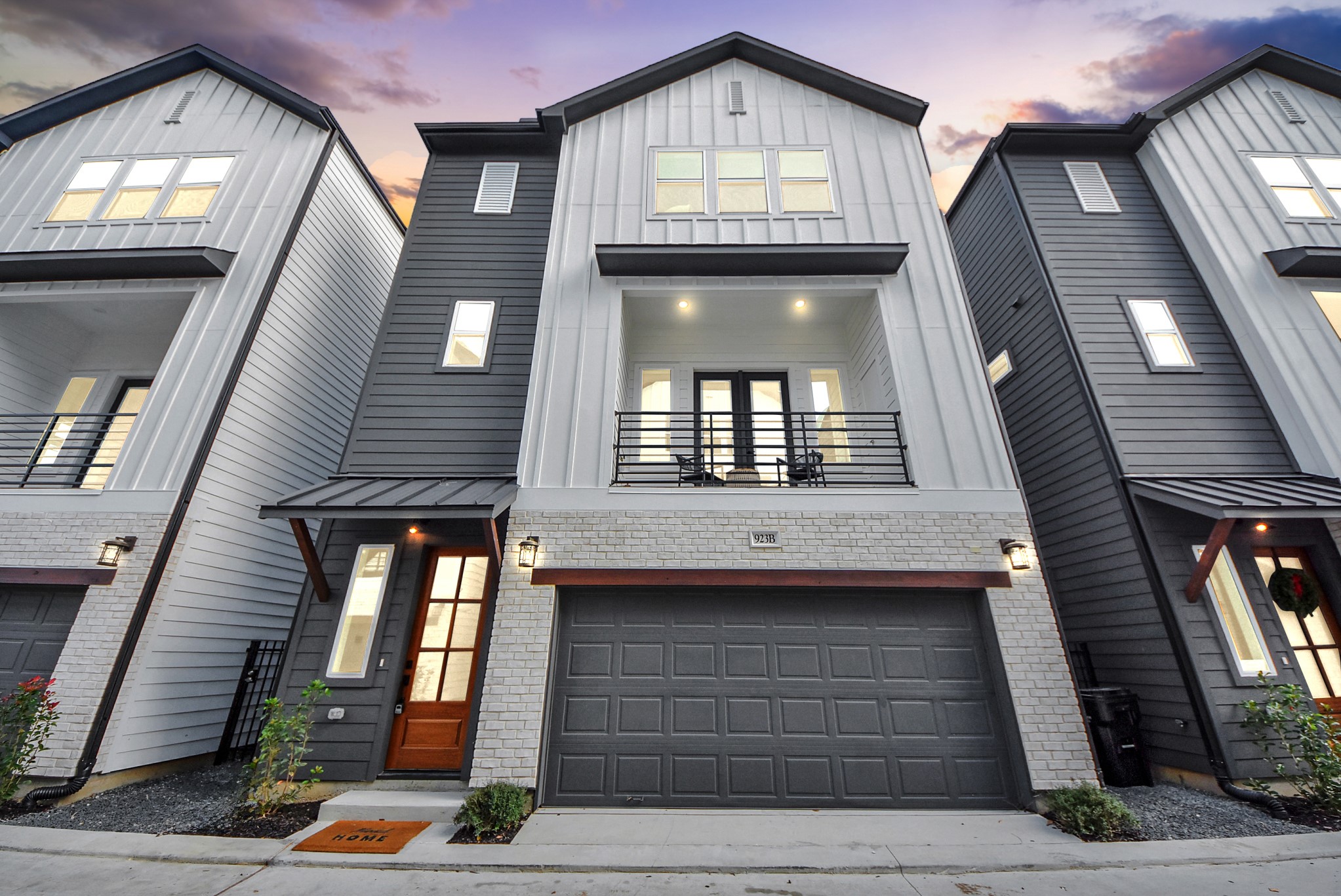 927 Fisher Street, Unit A Houston, TX 77018 - Photo 45 of 47 a front view of a house