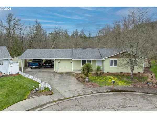$379,900 | 2990 Harding Court, Sweet Home, OR 97386