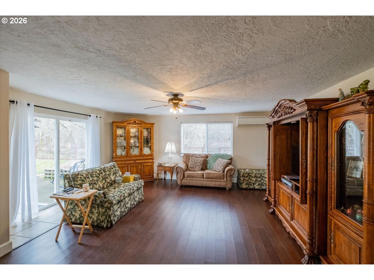 2990 Harding Court Sweet Home, OR 97386 - Photo 12 of 37