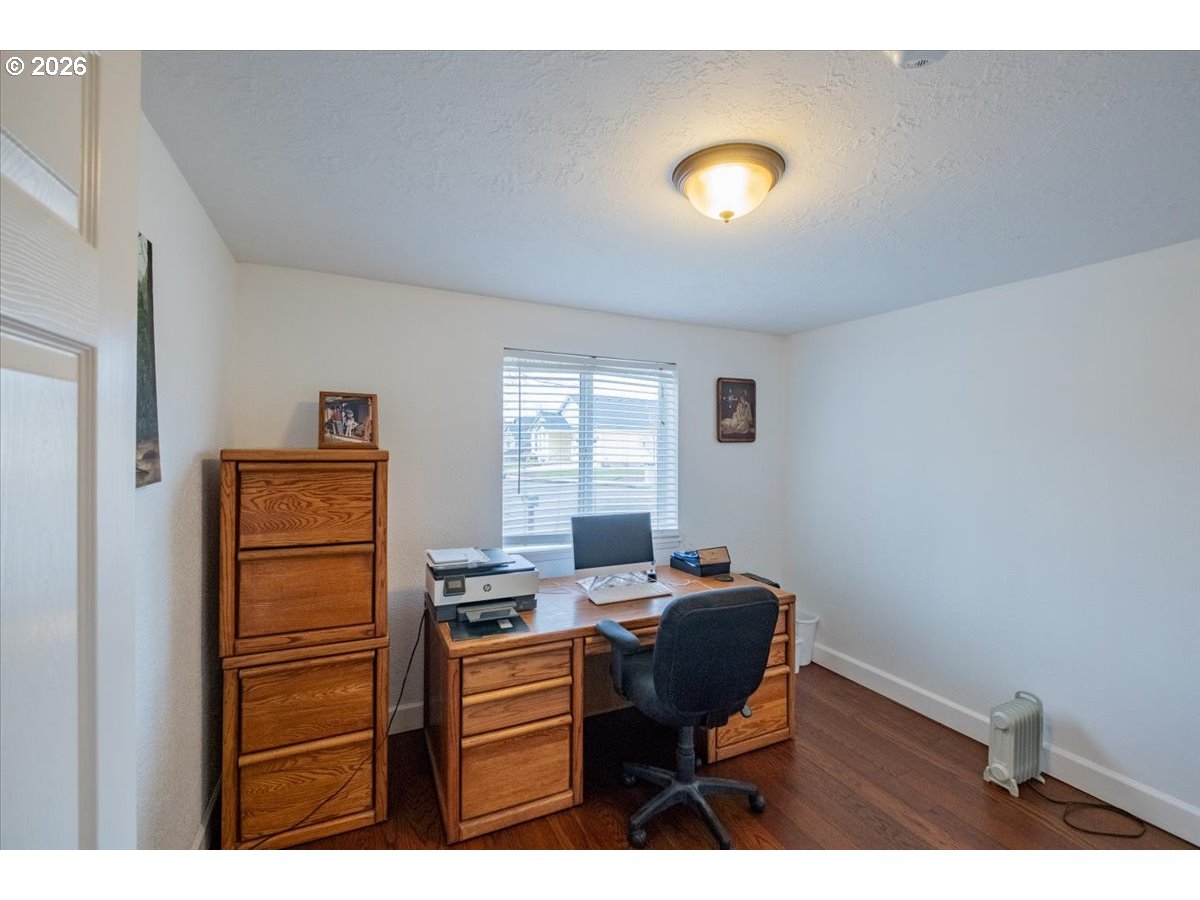 2990 Harding Court Sweet Home, OR 97386 - Photo 22 of 37