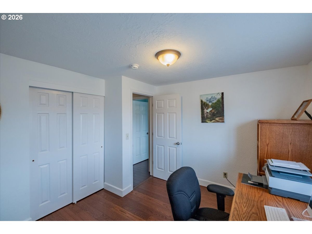 2990 Harding Court Sweet Home, OR 97386 - Photo 23 of 37