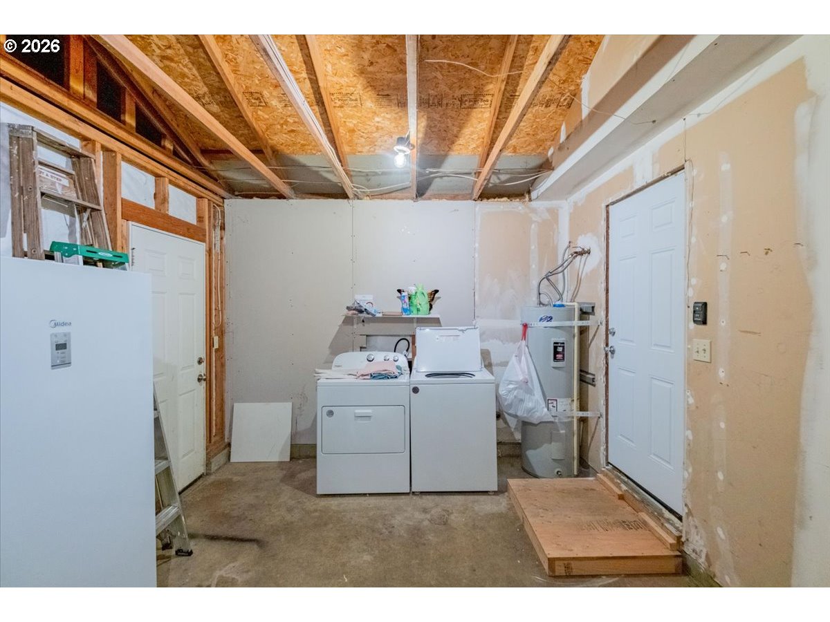 2990 Harding Court Sweet Home, OR 97386 - Photo 25 of 37