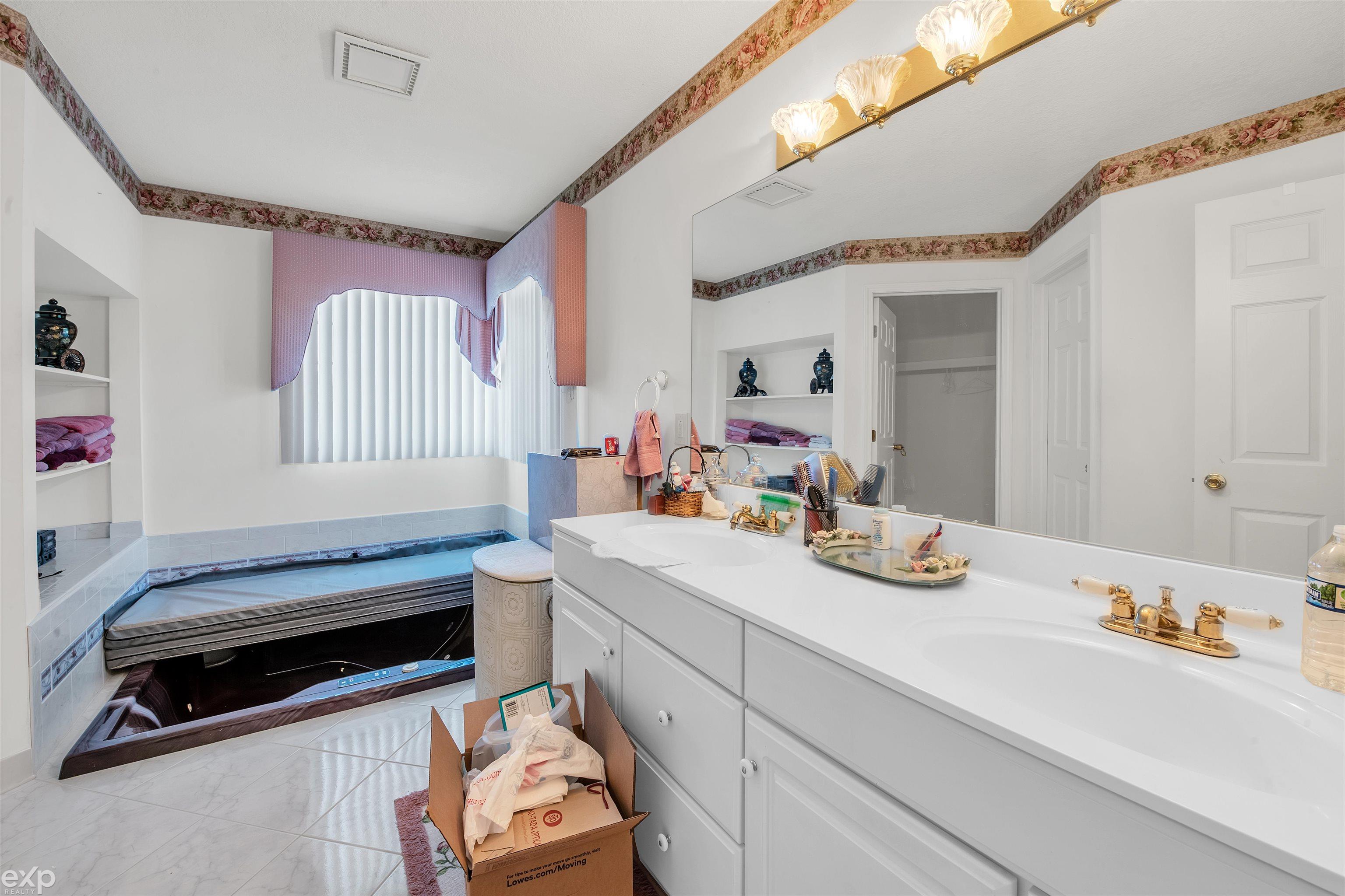23890 Hall Road Woodhaven, MI 48183 - Photo 7 of 39