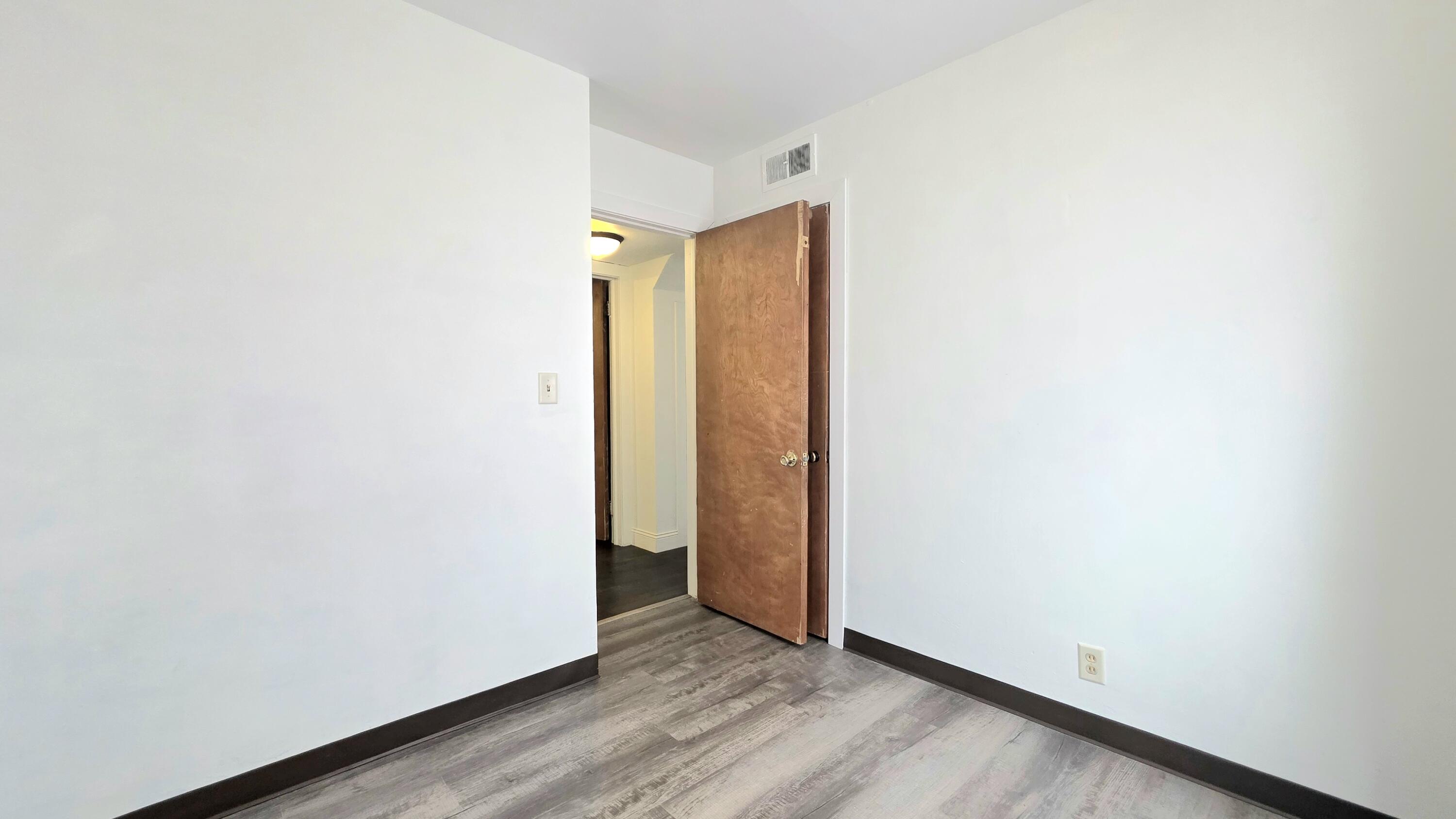 2426 Midday Street Jackson, MI 49203 - Photo 13 of 30 20260102_132504