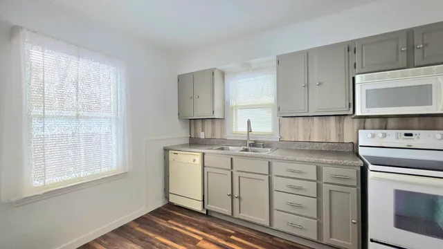 $159,900 | 2426 Midday Street, Jackson, MI 49203