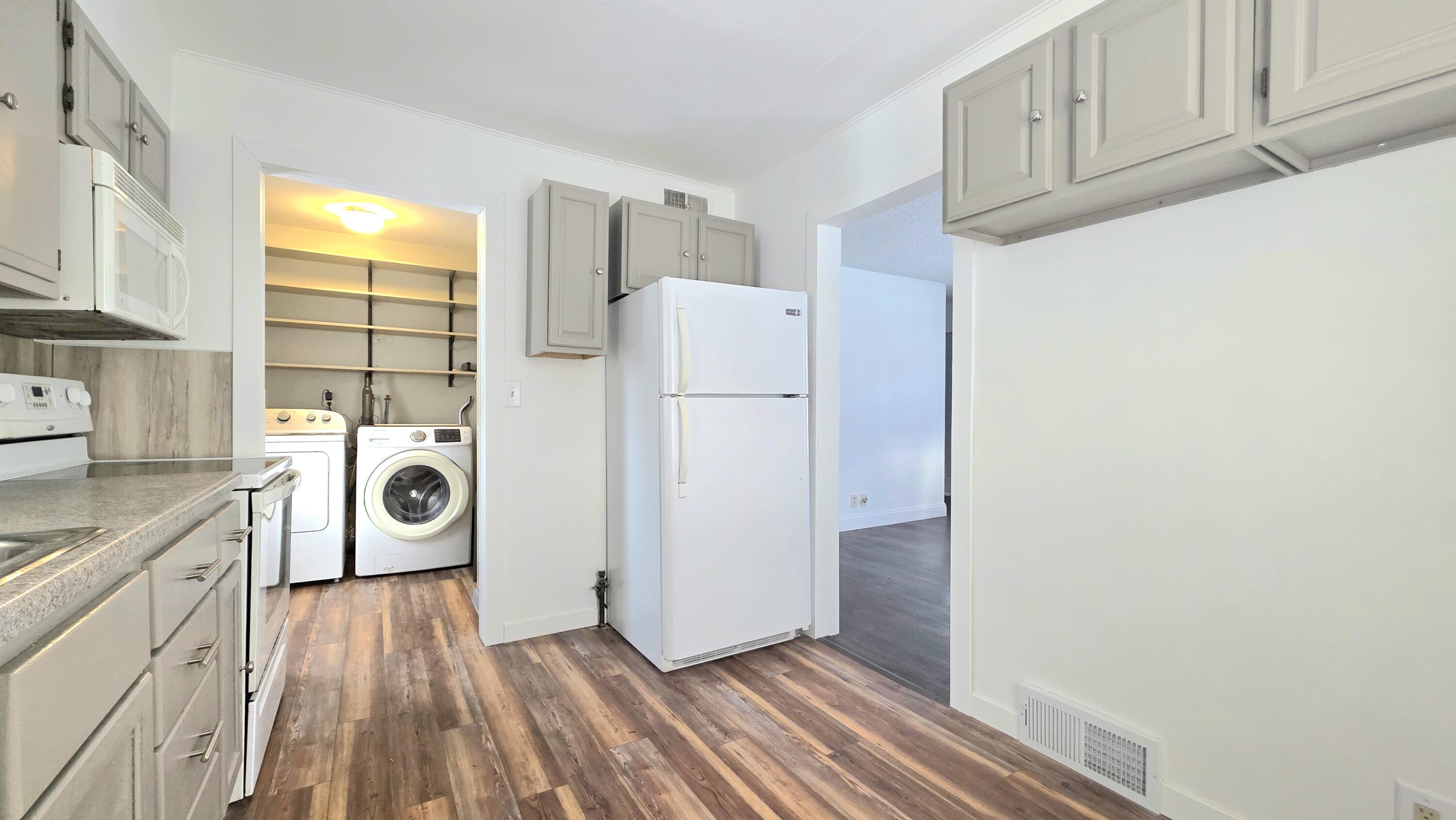 2426 Midday Street Jackson, MI 49203 - Photo 5 of 30 2.5