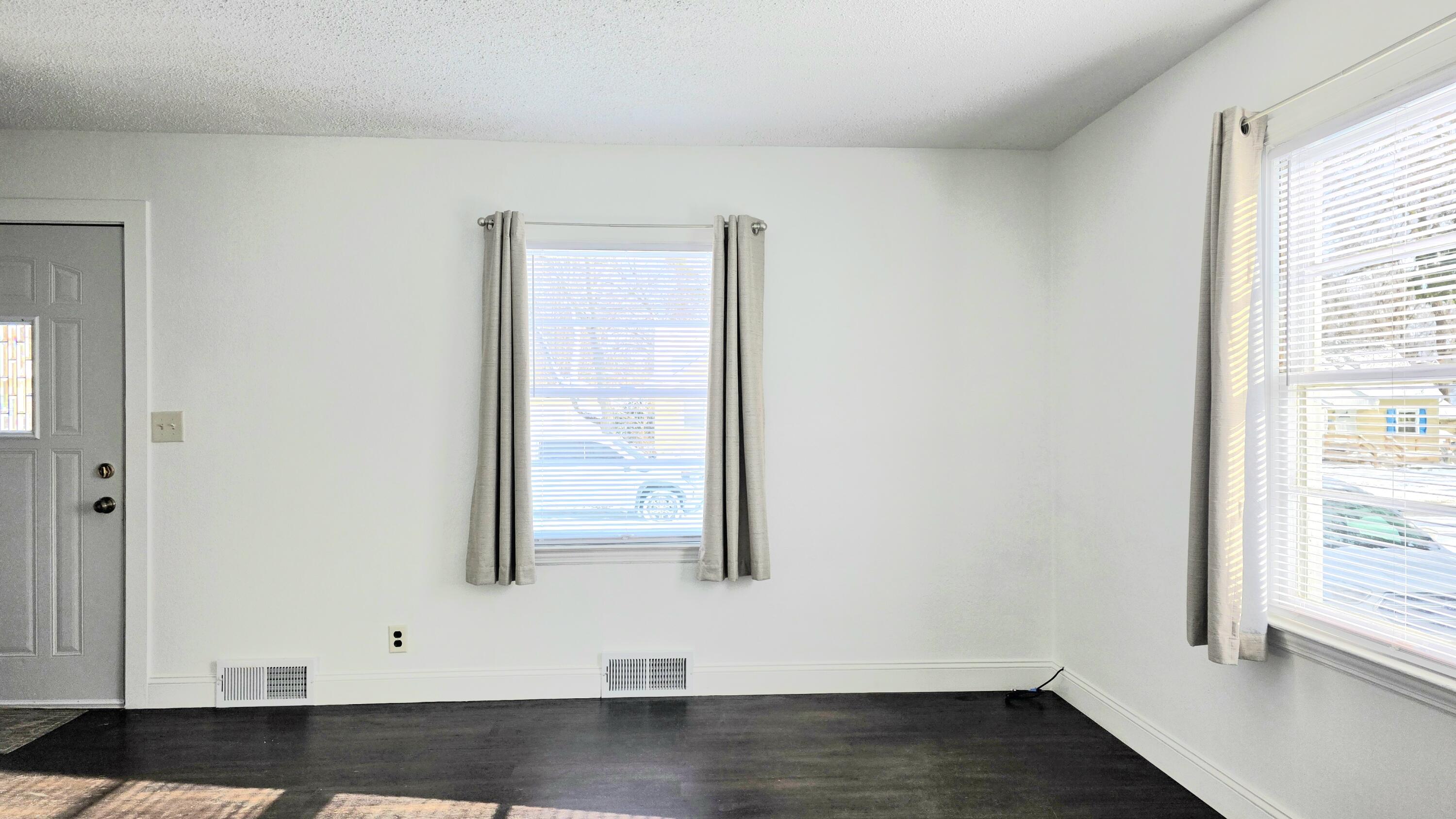 2426 Midday Street Jackson, MI 49203 - Photo 9 of 30 4.5