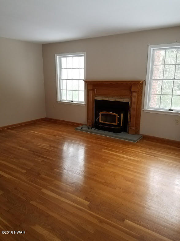 347 Sawkill Road Milford, PA 18337 - Photo 7 of 13 sawkill6