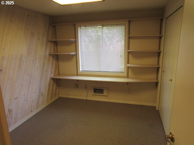 10285 South Rosewood Way Molalla, OR 97038 - Photo 23 of 39 a view of room and window