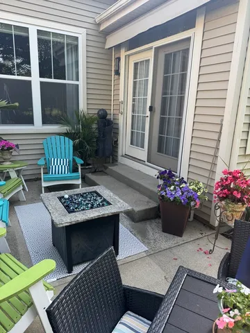 $389,000 | 301 West Eagle Court, Waukegan, IL 60087