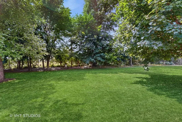 $389,000 | 301 West Eagle Court, Waukegan, IL 60087