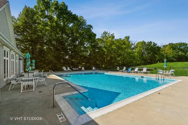 $389,000 | 301 West Eagle Court, Waukegan, IL 60087