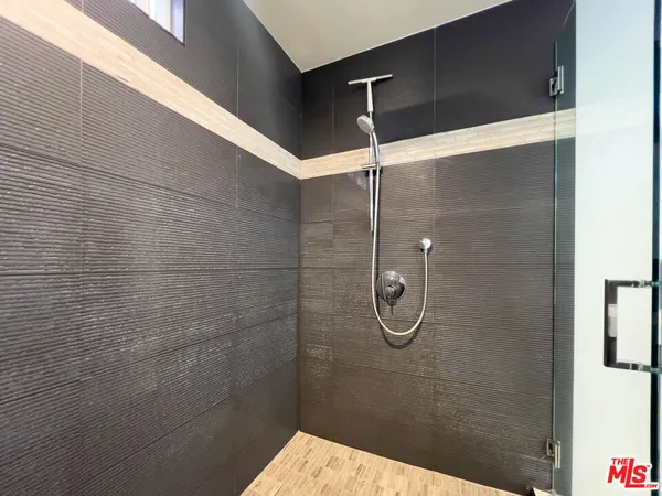 $4,995 | 15424 Camarillo Street, Sherman Oaks, CA 91403