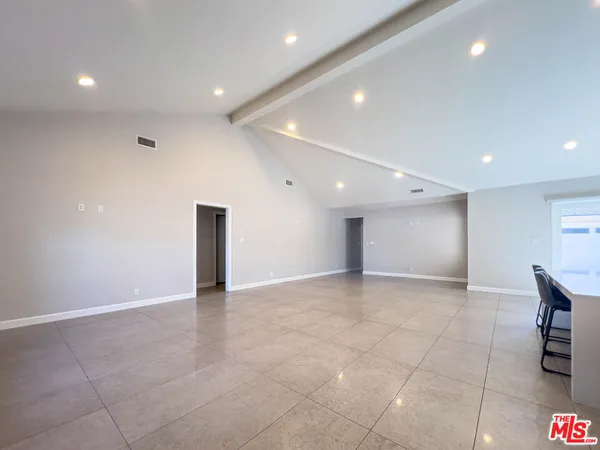 $4,995 | 15424 Camarillo Street, Sherman Oaks, CA 91403