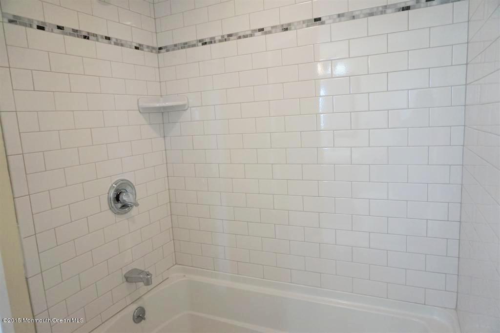 59 Tarpon Road Tuckerton, NJ 08087 - Photo 13 of 15 Tub Shower