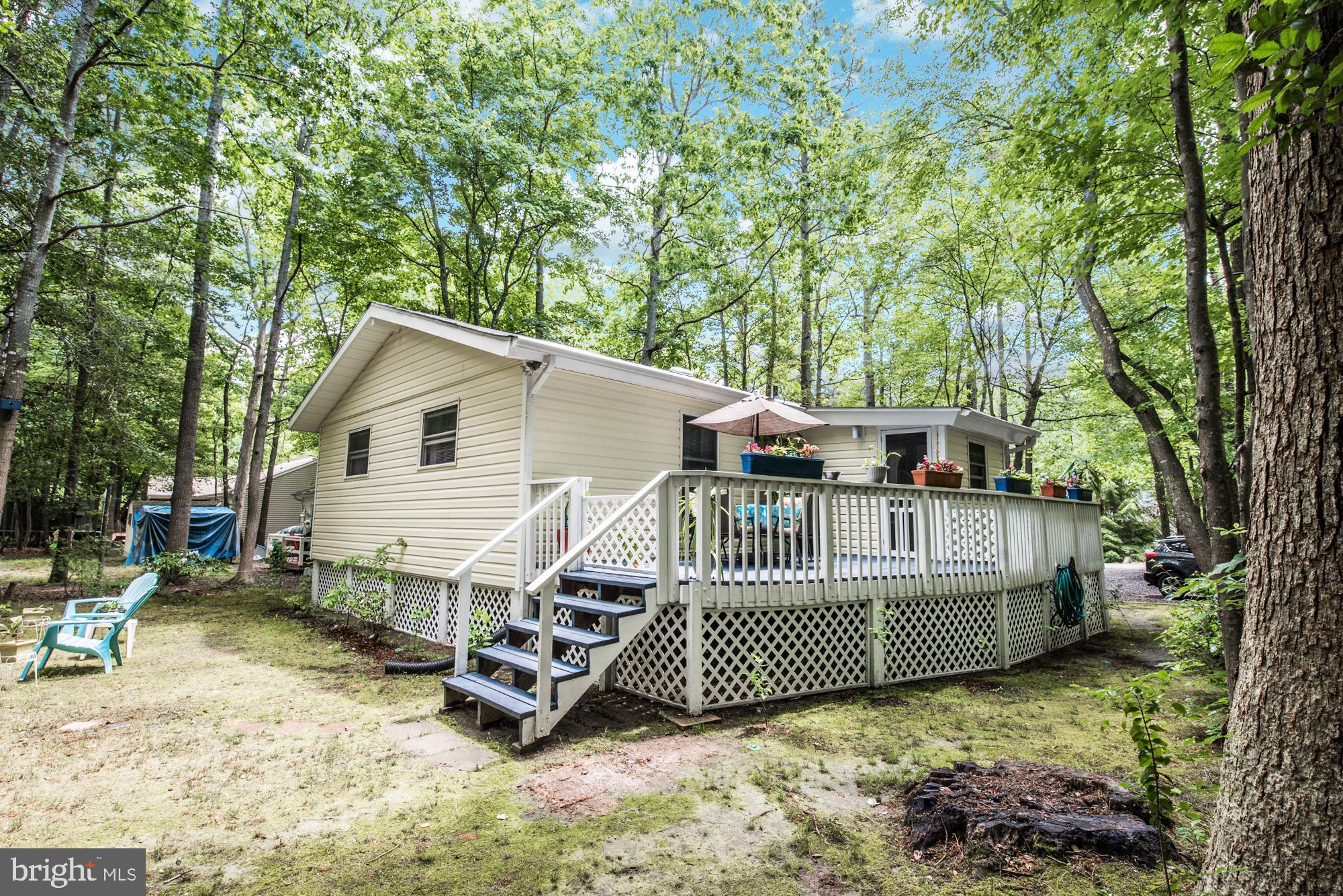 18 Sandyhook Road Ocean Pines, MD 21811 - Photo 5 of 24 Side deck