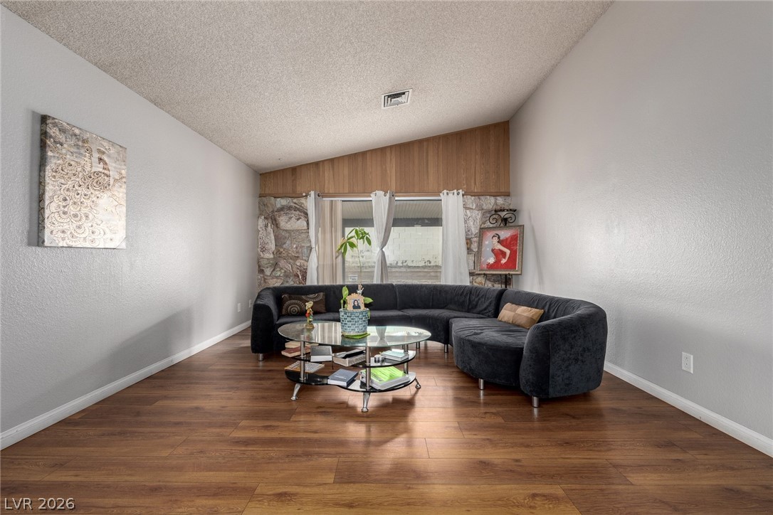 6433 West Pearcrest Road Las Vegas, NV 89108 - Photo 7 of 27