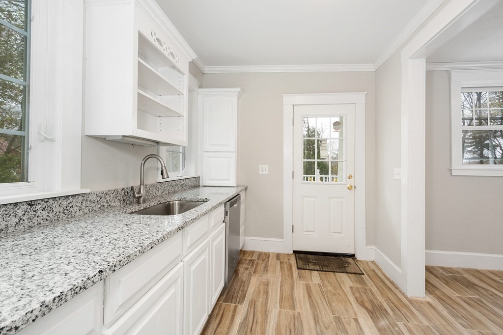 794 School Street Webster, MA 01570 - Photo 11 of 35