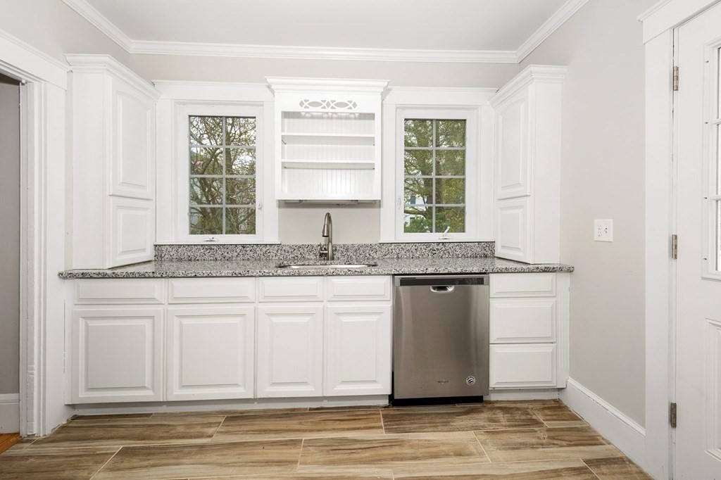 794 School Street Webster, MA 01570 - Photo 12 of 35