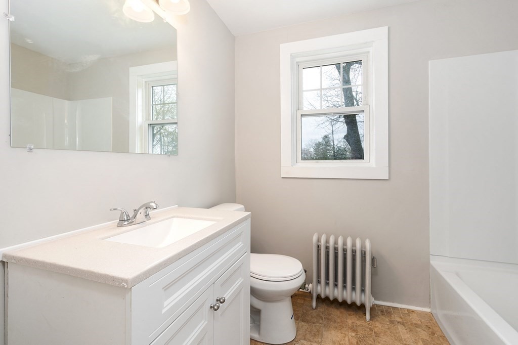 794 School Street Webster, MA 01570 - Photo 18 of 35