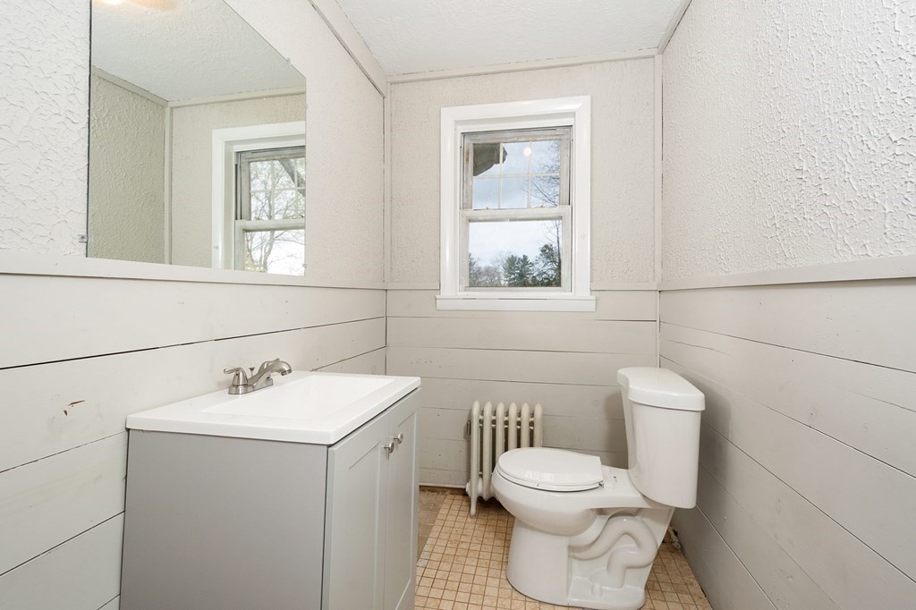 794 School Street Webster, MA 01570 - Photo 23 of 35