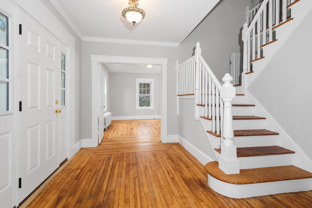 794 School Street Webster, MA 01570 - Photo 4 of 35