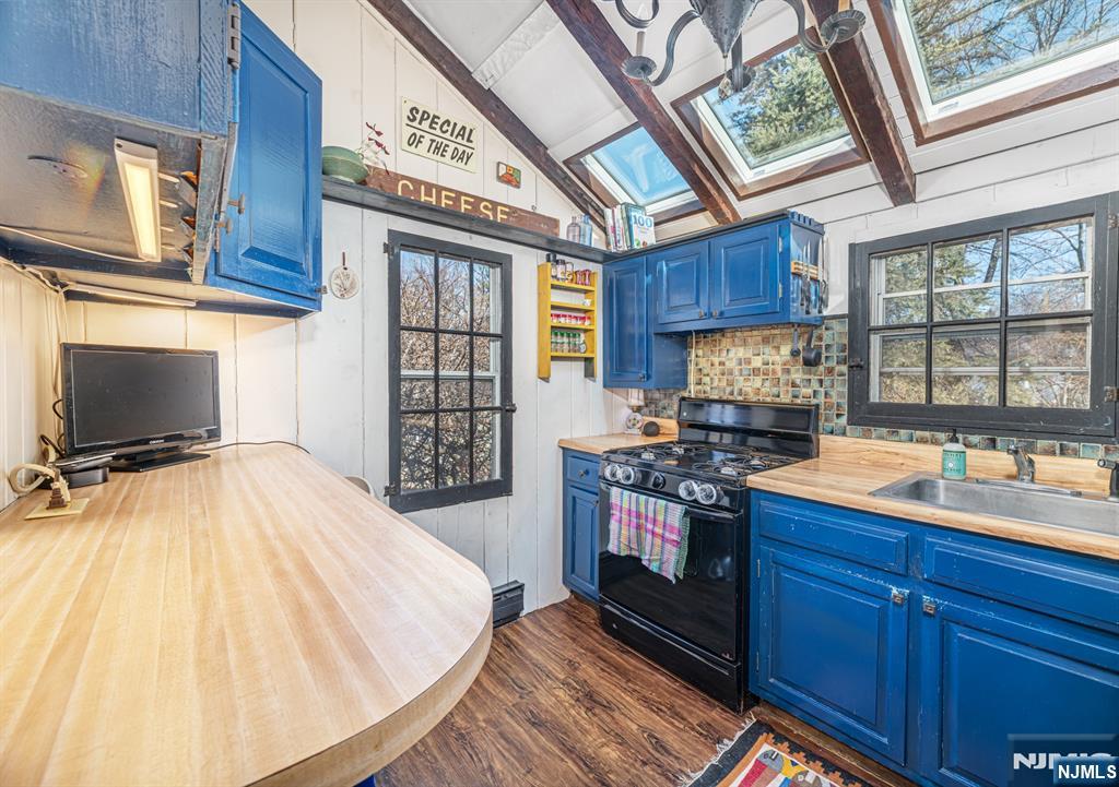 3 Hillspring Road Sparta, NJ 07871 - Photo 12 of 17