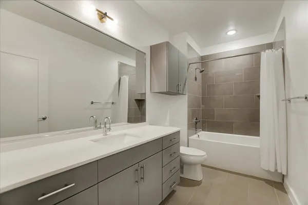 $2,200 | 4801 Springdale Road, Unit 1207, Austin, TX 78723