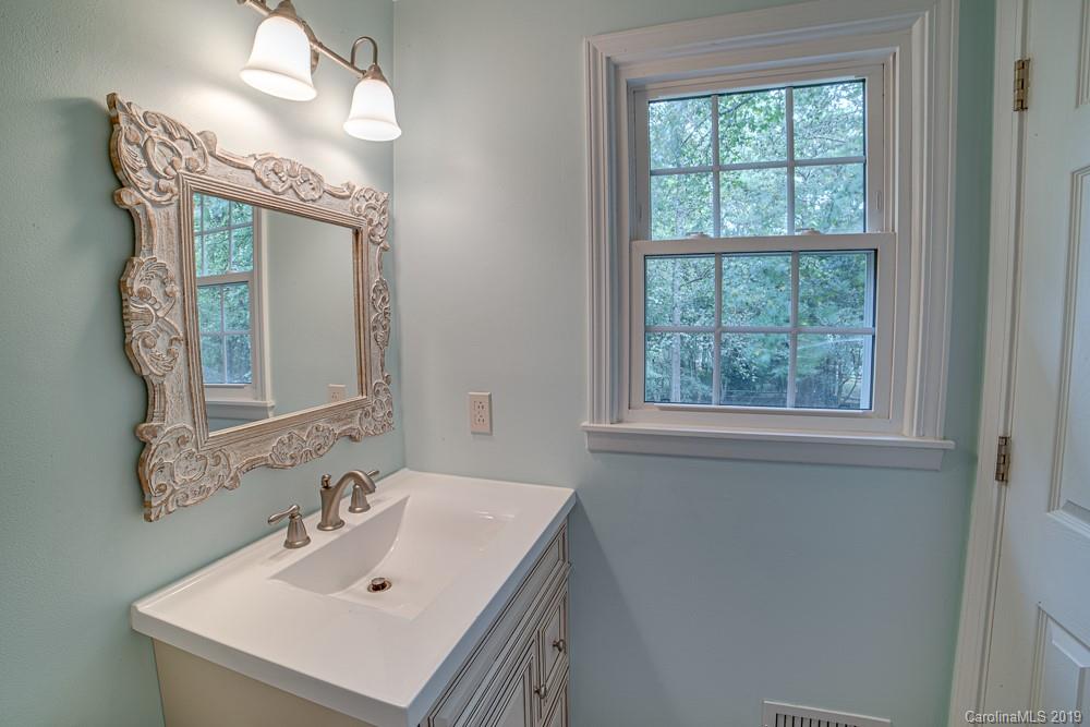 1313 Rock Point Road Charlotte, NC 28270 - Photo 32 of 45 Gallery Image 32