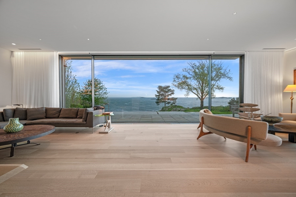 20 Crowninshield Road Marblehead, MA 01945 - Photo 12 of 42