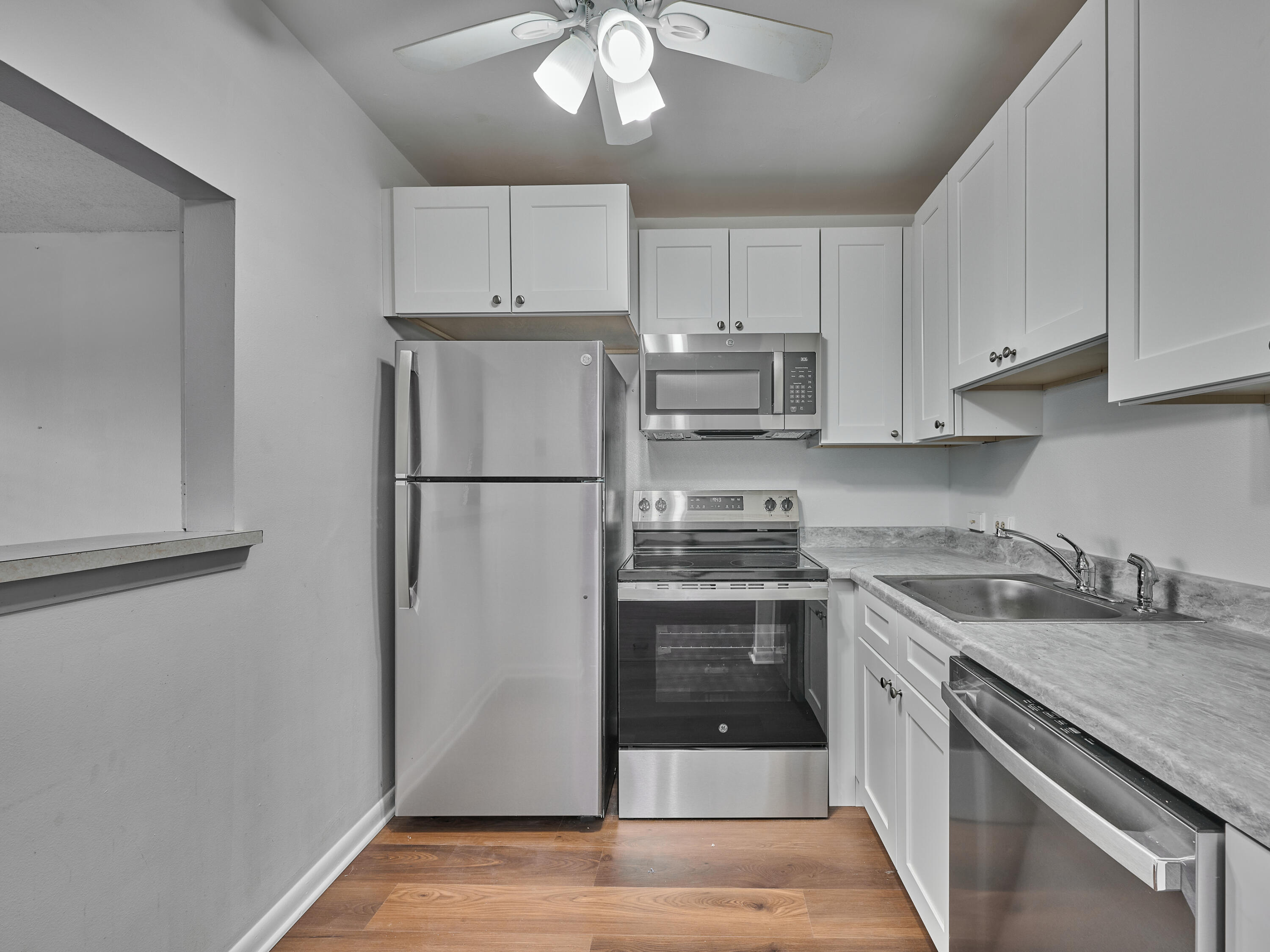 325 Mansfield Drive, Unit 325H Boca Raton, FL 33434 - Photo 6 of 17 Kitchen
