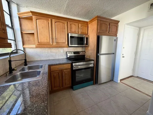 $139,999 | 1754 Northwest 55th Avenue, Unit 204, Lauderhill, FL 33313
