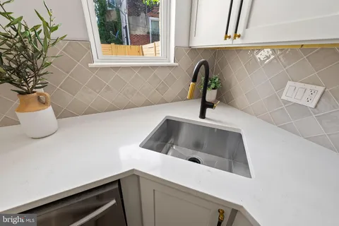 a close view of sink and tap