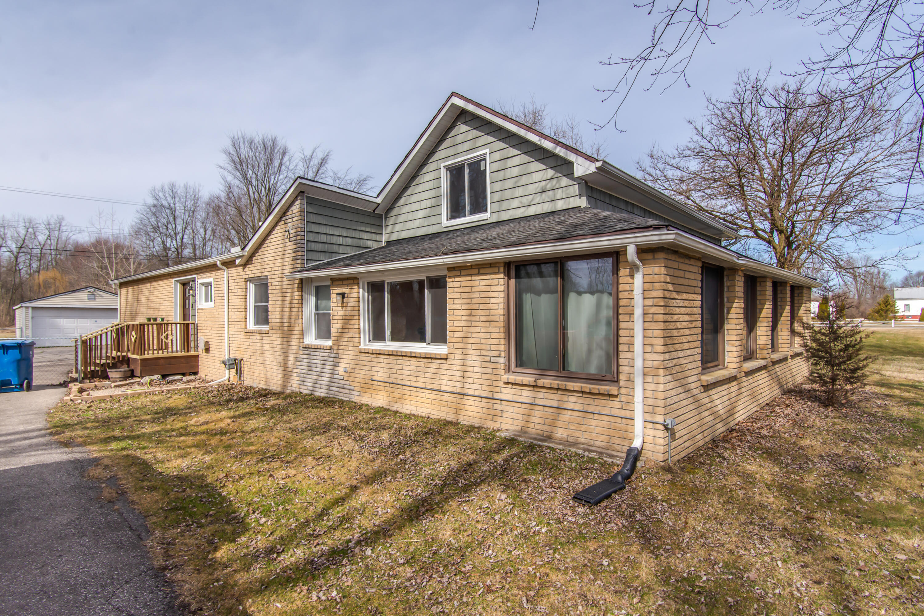 25360 Sumpter Road Belleville, MI 48111 - Photo 3 of 35 3
