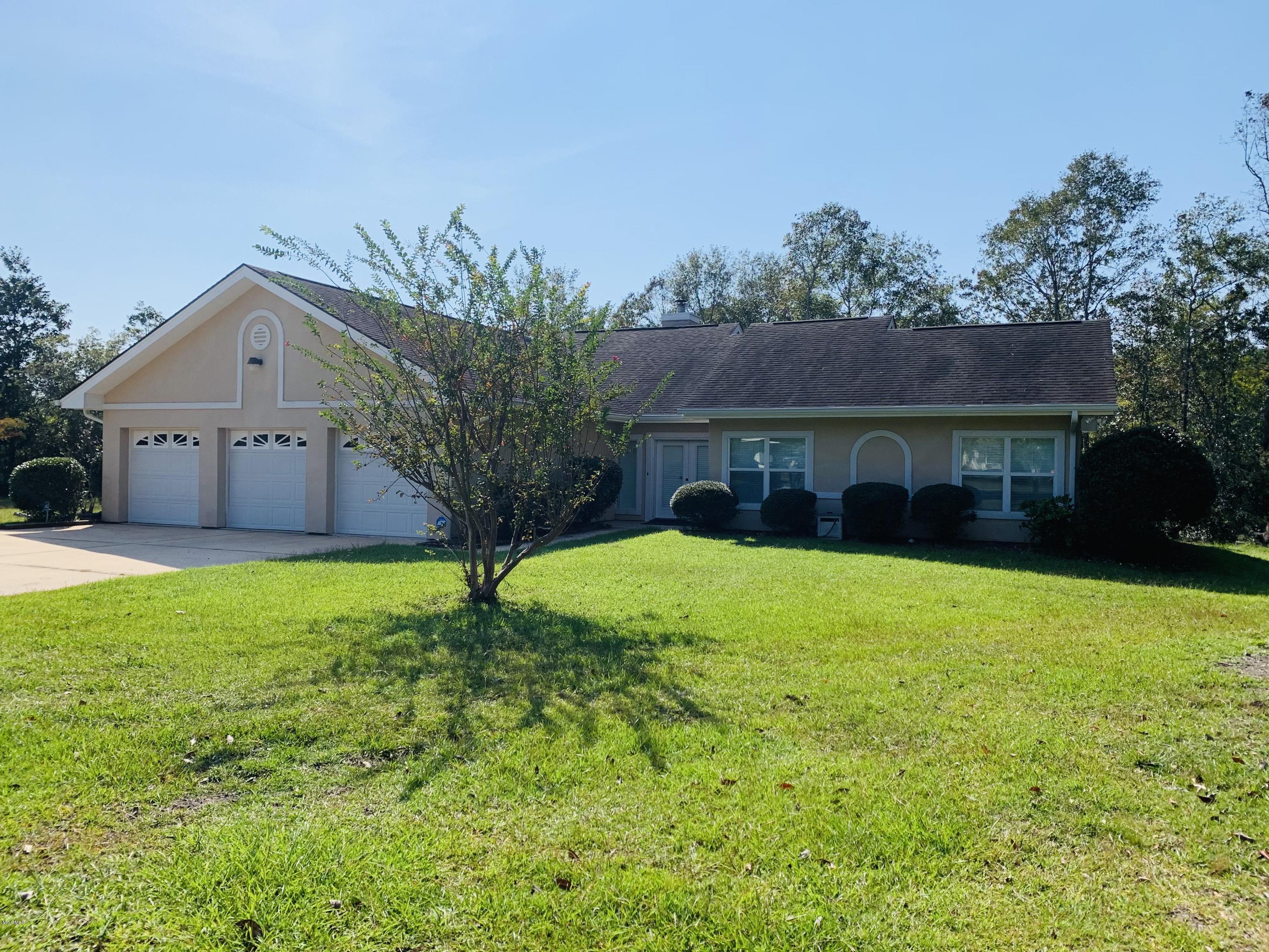 8909 Ferry Point Road Gautier, MS 39553 - Photo 2 of 16 B8155962-76D1-4AFC-B3E0-9651714F6D33