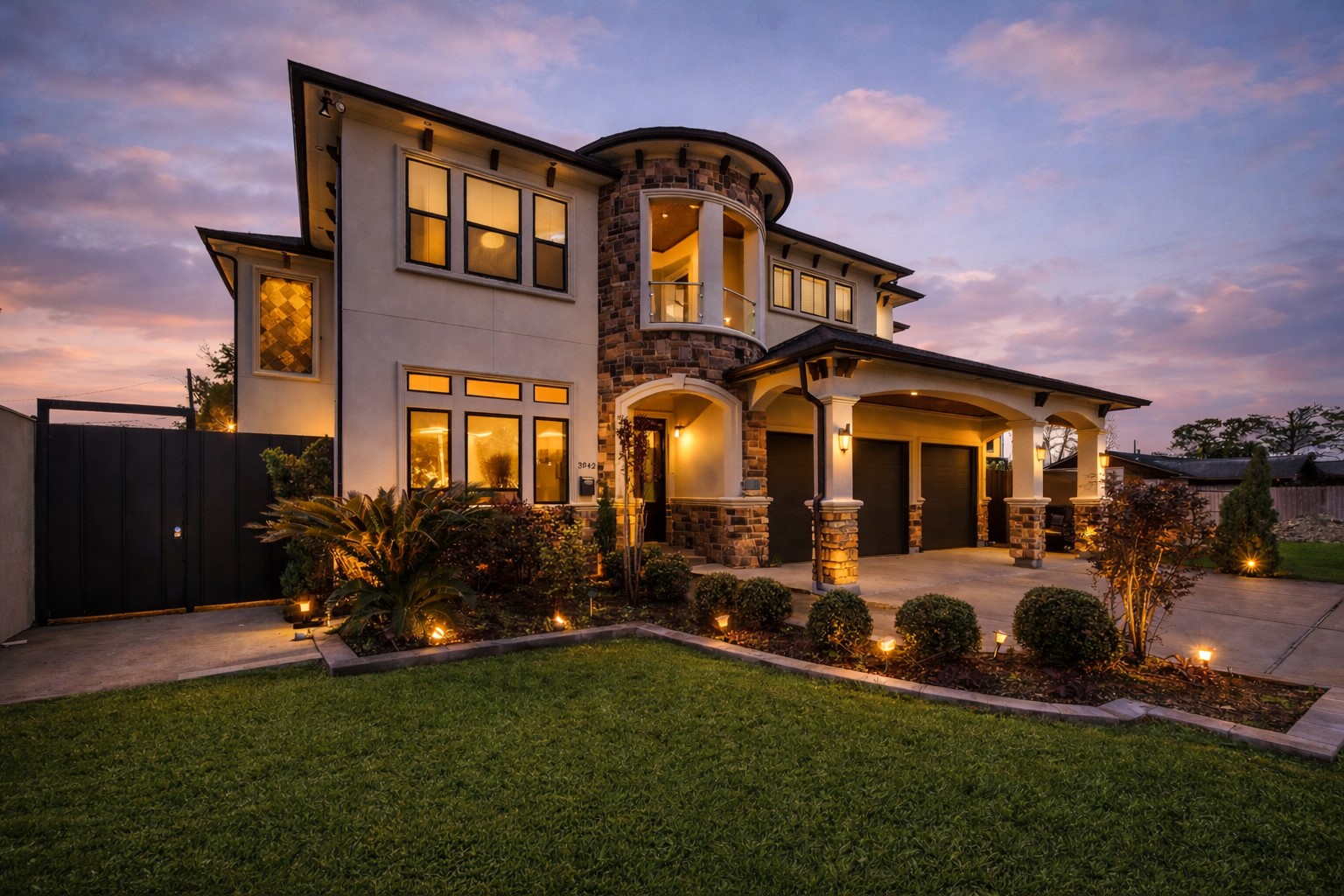 3942 Charleston Street Houston, TX 77021 - Photo 27 of 34 a front view of a house with a yard