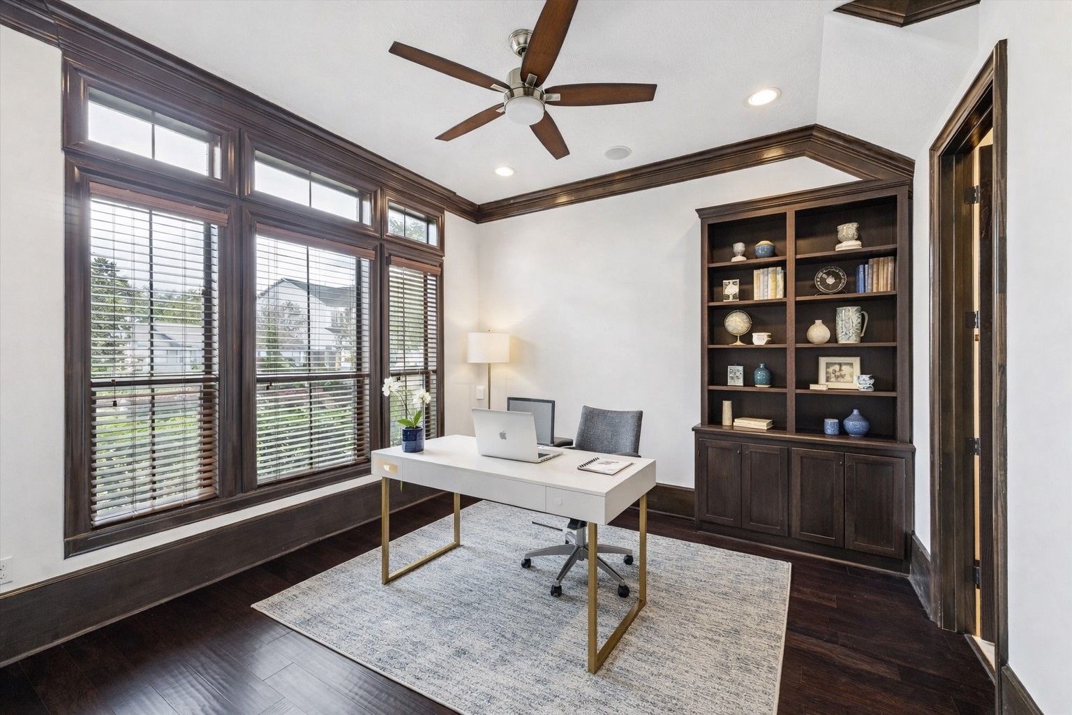3942 Charleston Street Houston, TX 77021 - Photo 4 of 34 a work room with furniture and a window