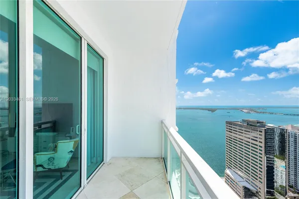 $3,400 | 950 Brickell Bay Drive, Unit 4403, Miami, FL 33131