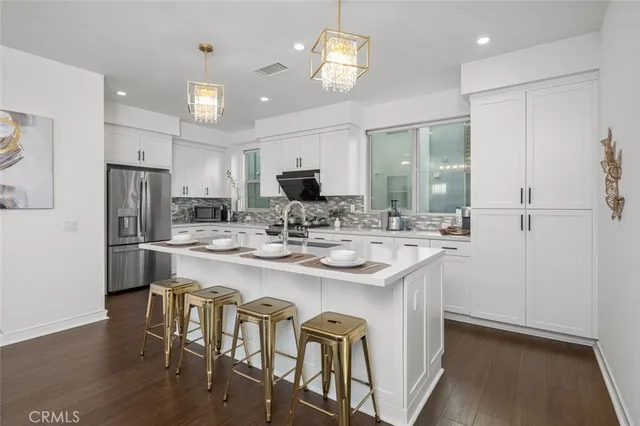 $1,380,000 | 158 Placemark, Irvine, CA 92614