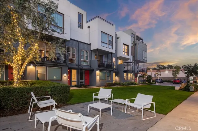 $1,380,000 | 158 Placemark, Irvine, CA 92614