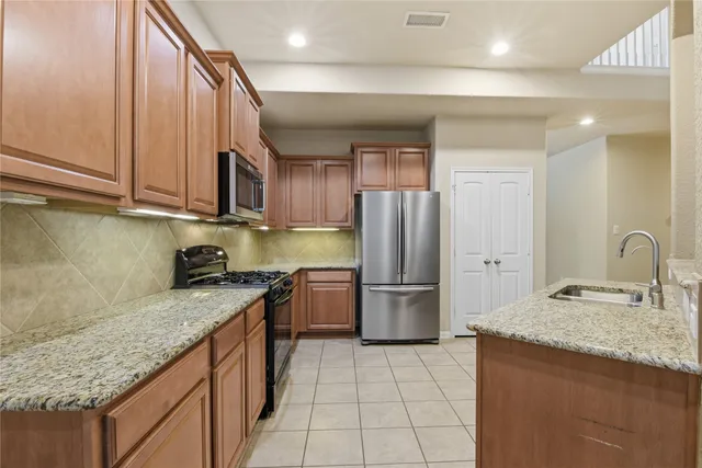 $2,695 | 114 Forest Elk Place, Montgomery, TX 77316