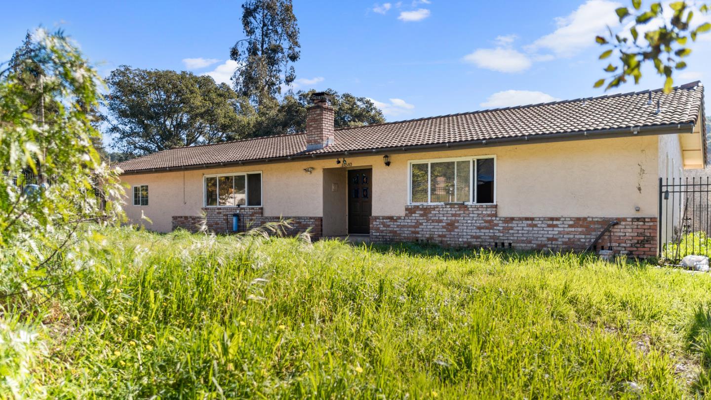 18540 Moro Road Salinas, CA 93907 - Photo 2 of 20 Gallery Image 2