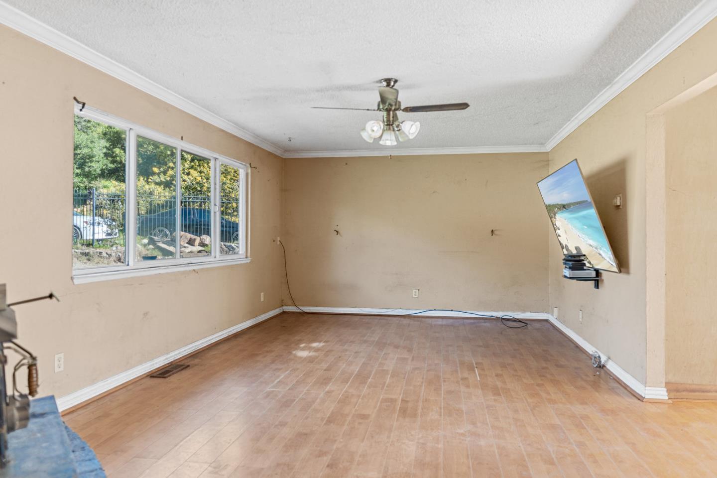 18540 Moro Road Salinas, CA 93907 - Photo 4 of 20 Gallery Image 4