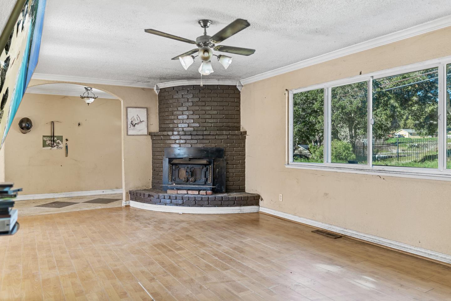 18540 Moro Road Salinas, CA 93907 - Photo 5 of 20 Gallery Image 5