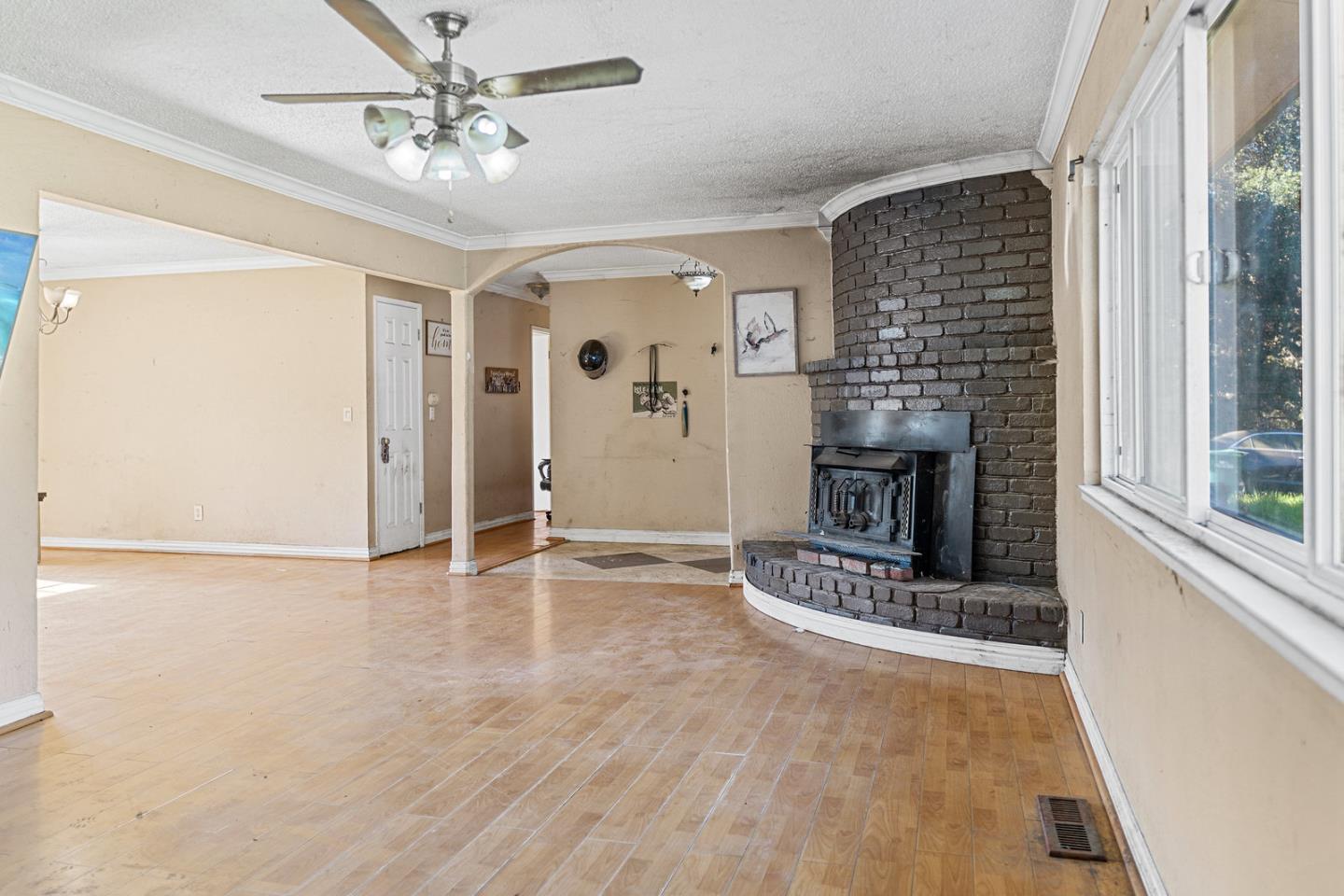 18540 Moro Road Salinas, CA 93907 - Photo 6 of 20 Gallery Image 6