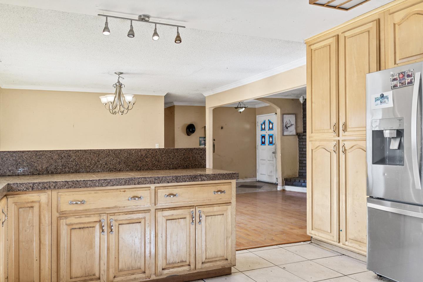 18540 Moro Road Salinas, CA 93907 - Photo 9 of 20 Gallery Image 9