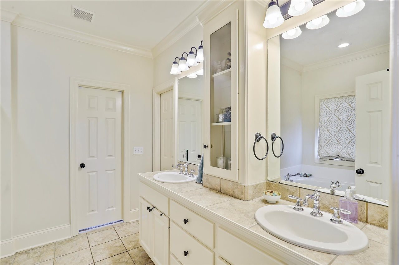 1902 East Ridge Circle Madison, MS 39110 - Photo 20 of 34 Photo 20
