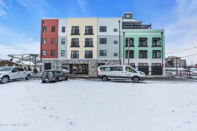 $2,575 | 19 Carr Avenue, Unit 412, Keansburg, NJ 07734