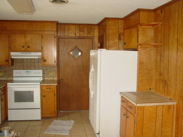 1725 Traphill Union Road Traphill, NC 28685 - Photo 15 of 16 Kitchen