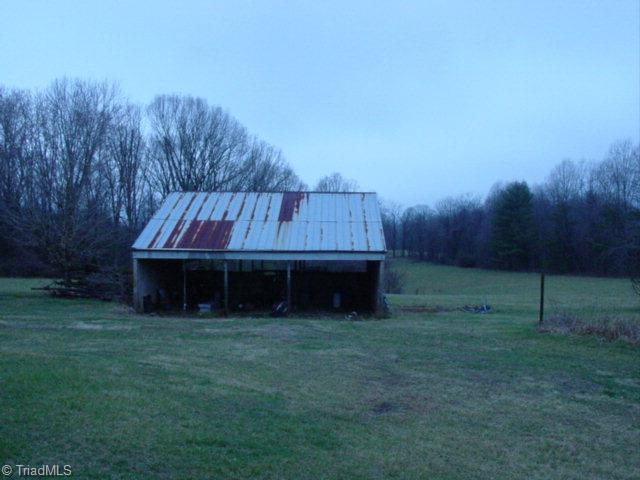 1725 Traphill Union Road Traphill, NC 28685 - Photo 9 of 16 Barn